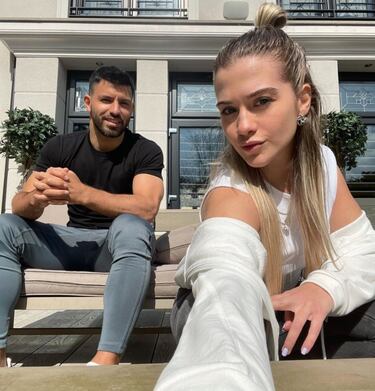 Según el propio Sergio 'Kun' Agüero, ambos se conocen desde los 12 años, aunque comenzaron su relación el pasado 2019 cuando coincidieron en una discoteca. El argentino alegó entonces que sólo era una amiga, pero poco tiempo después confirmaron su relación.