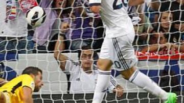 <b>GRAN ARRANQUE.</b> Higuaín empujó el balón a la portería y es el máximo goleador del equipo en Liga.. El argentino sale a un gol por partido.