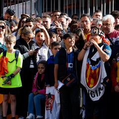 La afición del Valencia vuelve a agotar las entradas para Montjuic