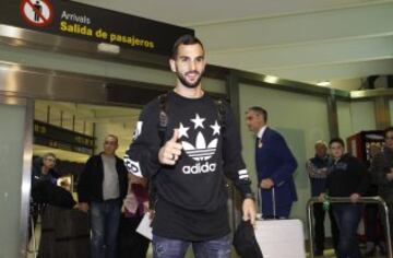 MARTÍN MONTOYA llega al Betis cedido por el Barcelona, después de haber pasado media campaña a prestamo en Milán.
