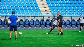 Pape Diop, en el entrenamiento del Ibiza.