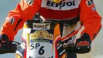 <b>COMA, SEGUNDO AL FINAL.<b/> El piloto de KTM luchó hasta el último instante por superar al francés Despres.