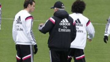 Gareth Bale, con Ancelotti.