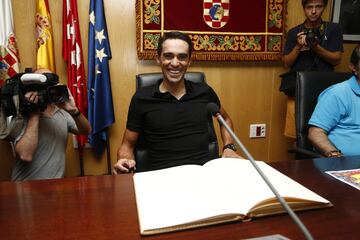 El municipio madrile?o rindi車 un emotivo homenaje a su Hijo Predilecto por toda su exitosa carrera profesional.