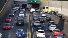 El programa Hoy No Circula prohibe a los autos con engomado rojo circular en el Valle de México, hoy miércoles 28 de junio 2023.