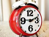 Cambio horario marzo 2023: ¿se adelanta o atrasa el reloj? ¿Se duerme más o menos? ¿Amanece antes o después?