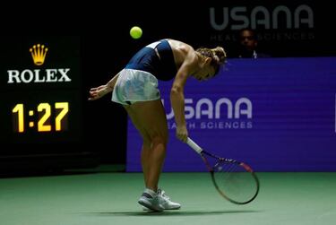 Cibulkova knocks Halep out of WTA Finals in Singapore