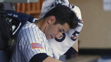 NEW YORK, NY - JULY 04: Pitcher Luis Cessa #85 of the New York Yankees wipes his head after pitching the eighth inning against the Toronto Blue Jays during a game at Yankee Stadium on July 4, 2017 in the Bronx borough of New York City. The Blue Jays defeated the Yankees 4-1. Rich Schultz/Getty Images/AFP
== FOR NEWSPAPERS, INTERNET, TELCOS & TELEVISION USE ONLY ==