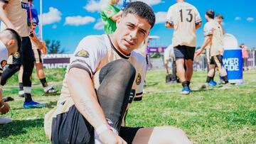 Brian Fernández aterriza en Chile y es presentado en su nuevo club