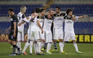 LAZIO 1-1 FENERBAHCE El Fenerbahce celebrando la clasificación a la semifinal de la Europa League.