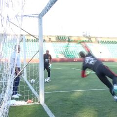 Lo ha dicho Thiago: "Trabajan como p... animales", atención al entreno de los porteros