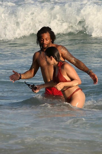 Marcelo relaxes with his family at the beach in Rio de Janeiro.