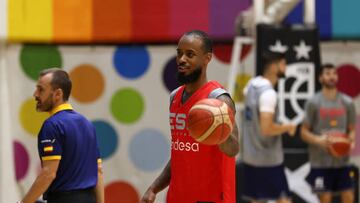 MADRID, SPAIN - AUGUST 08: Lorenzo Brown smiles during the training session of Spain Basketball Team celebrated at Movistar Academy Magarinos pavilion on August 08, 2022, in Madrid, Spain. (Photo By Oscar J. Barroso/Europa Press via Getty Images)