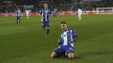 Munir celebra un gol con el Alavés.
