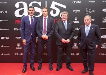 Fernando Hierro, Julen Lopetegui, Juan Luis Larrea and Javier Clemente.