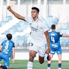 Sigue en directo el partido entre Real Madrid Castilla-Sanse de Primera RFEF