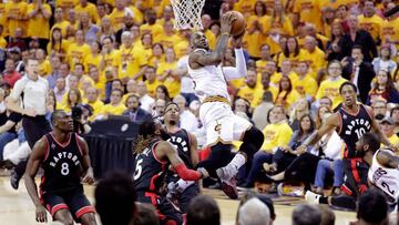Paliza de los Cavs y LeBron, a un paso de su sexta Final seguida