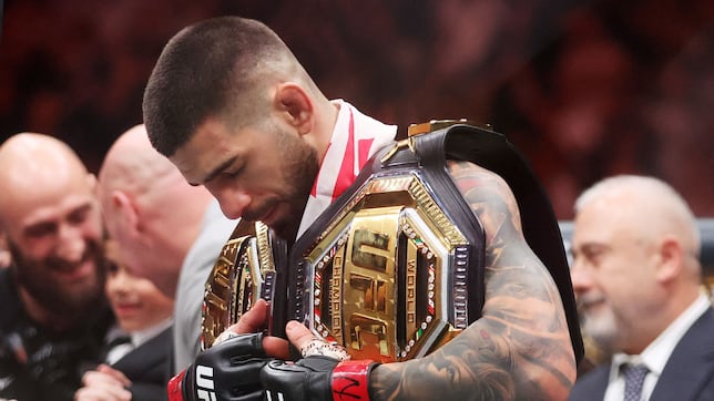 El selecto club al que se une Topuria: los dobles campeones