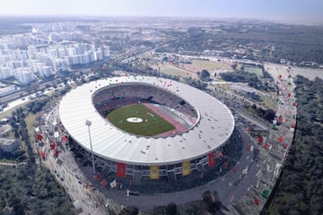 Es uno de los estadios más reconocidos. Construido en 1983 en medio de un parque de 80 hectáreas, el estadio debe ser renovado, añadiendo una infraestructura y arquitectura impresionantes a un hito ya impresionante. Tiene una capacidad para 46,500 espectadores. 