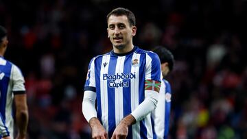 Mikel Oyarzabal no participó en el partido ante el Alavés por problemas en el aductor.