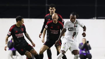 Di María sale lesionado en la victoria del Benfica frente al Estrela Amadora