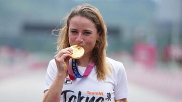 Van Vleuten, del chasco al oro