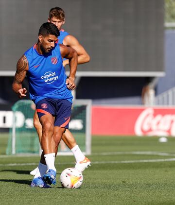 Luis Su¨¢rez en la sesi¨®n de entrenamiento de hoy