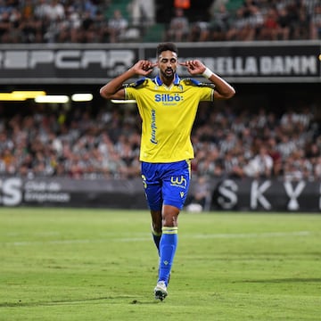 Chris Ramos celebrando el tanto que supuso el 0-3 en Castalia. Foto: Cádiz CF