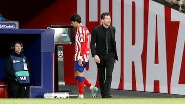 Sustitución de João Félix en el Elche-Atlético, donde se cruza con el Cholo.