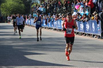 Monterrey vivió una fiesta importante con el Maratón Powerade, donde decenas de corredores desafiaron al frío para cumplir esta meta.