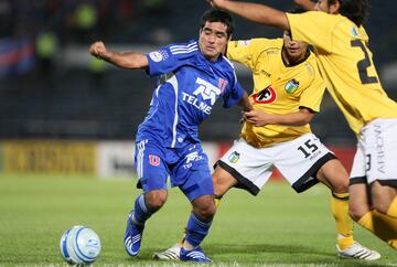 Hugo Notario es recordado por su escaso aporte futbolístico a Universidad de Chile. El argentino jugó 9 encuentros y no aportó goles.