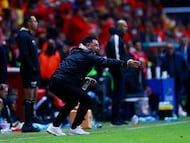 Soccer Football - Liga MX - Final - Second Leg - Toluca v Tigres UANL - Estadio Nemesio Diez, Toluca, Mexico - December 14, 2025 Toluca coach Antonio Mohamed reacts REUTERS/Eloisa Sanchez
