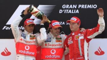 Podio en Monza, Lewis Hamilton, Fernando Alonso y Kimi Raikkonen.