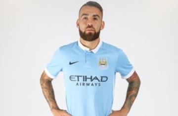 Otamendi se transformó en el defensor más caro del mercado, luego que el City pagara a Valencia 45 millones de euros por su pase.