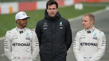 Lewis Hamilton, Toto Wolff y Valtteri Bottas.