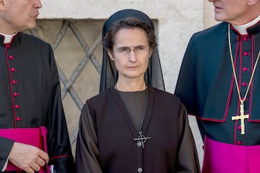 Forma de gobierno: Monarquía absoluta, electiva, teocrática y católica | Petrini es una religiosa y profesora italiana que es presidenta de la Comisión Pontificia para el Estado de la Ciudad del Vaticano y de la Gobernación del Estado de la Ciudad del Vaticano desde el 1 de marzo de 2025.