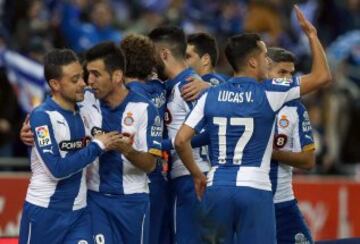 Los jugadores celebran el 3-0 de Caicedo. 