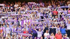 VALLADOLID, SPAIN - JUNE 16: Fans of Real Valladolid  during the La Liga 123 play off match between Real Valladolid and Club Deportivo Numancia at Jose Zorilla stadium on June 16, 2018 in Valladolid, Spain. (Photo by Octavio Passos/Getty Images)