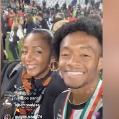 Cuadrado celebra el título con su mamá y "Necoclí presente"