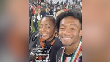 Cuadrado celebra el scudetto con su madre y necocl&iacute;