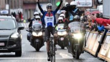 Niki Terpstra ganó en solitario.
