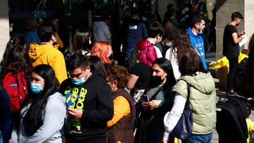 Santiago, 10 de agosto de 2022.
Cientos de personas se reunen para visitar la nueva tienda IKEA de la cadena de origen sueco en Chile, ubicada en el mall Open Kennedy de Las Condes
Dragomir Yankovic/Aton Chile