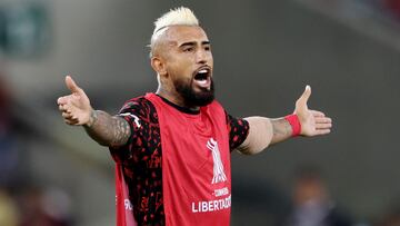 Soccer Football - Copa Libertadores - Group A - Flamengo v Nublense - Estadio do Maracana, Rio de Janeiro, Brazil - April 19, 2023 Flamengo's Arturo Vidal during the warm up before the match REUTERS/Sergio Moraes