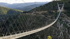 El puente colgante peatonal m&aacute;s largo del mundo est&aacute; cerca de Oporto.