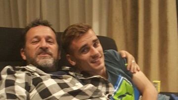 Eric Olhats (izquierda) con Griezmann. También lo fue de Le Normand.