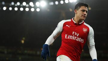 Soccer Football - Premier League - Arsenal vs Chelsea - Emirates Stadium, London, Britain - January 3, 2018 Arsenal's Alexis Sanchez Action Images via Reuters/John Sibley EDITORIAL USE ONLY. No use with unauthorized audio, video, data, fixture lists, club/league logos or "live" services. Online in-match use limited to 75 images, no video emulation. No use in betting, games or single club/league/player publications. Please contact your account representative for further details.