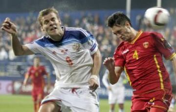 Montenegro-Rusia. Aleksandr Kokorin con Nikola Vukcevic.