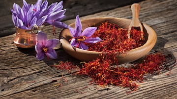 La especia más cara, por la laboriosa recolección manual de los estigmas de miles de flores.