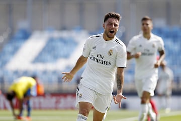 Franchu Feuillassier celebrando el segundo gol del Real Madrid Castilla. 