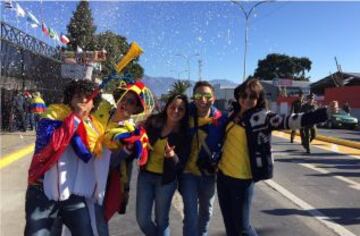 Los hinchas colombianos pintan Rancagua con Amarillo, azul y rojo